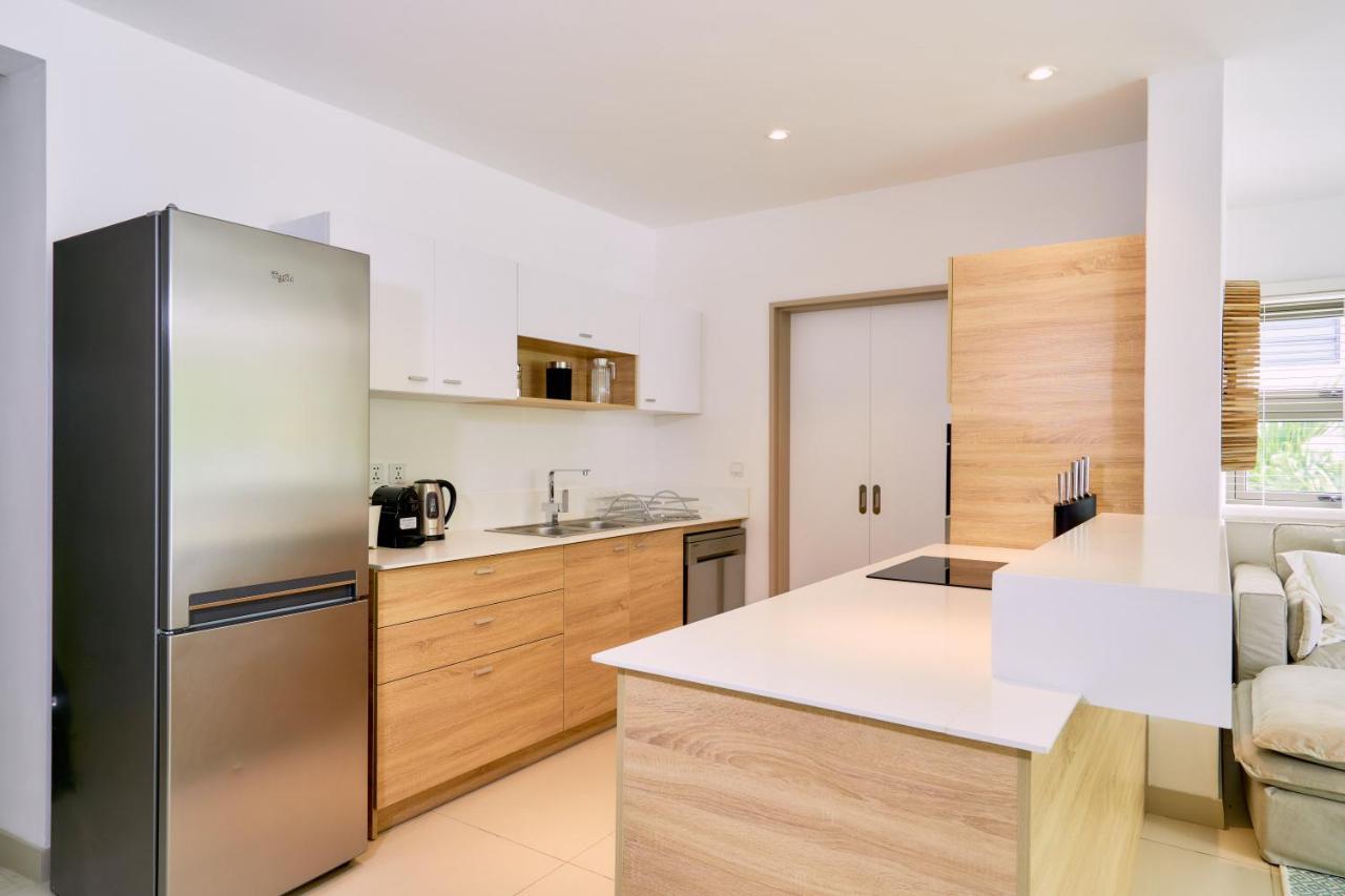 Les Estivales Beachfront Suites&Penthouses by LOV Trou-aux-Biches Extérieur photo