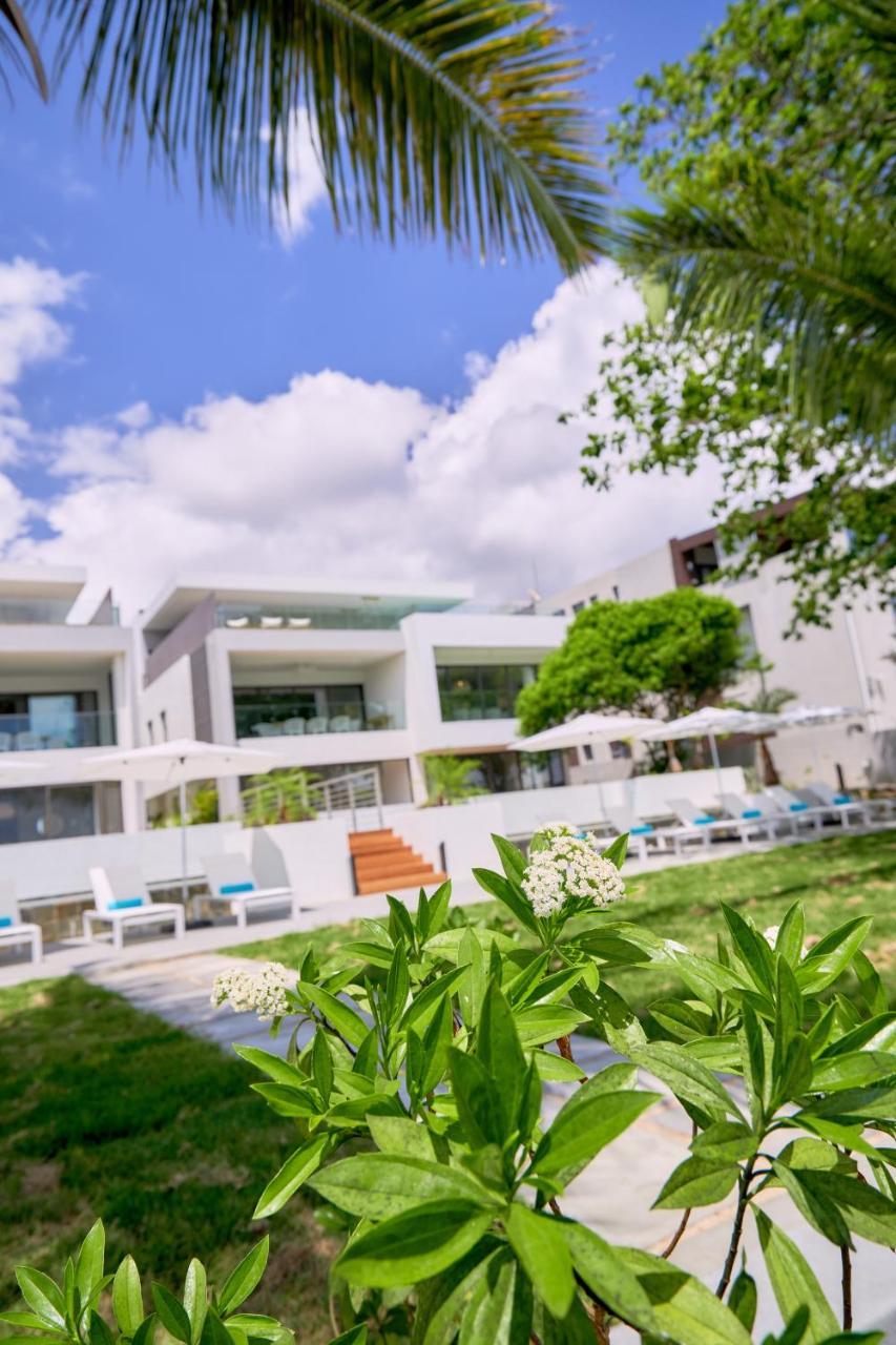 Les Estivales Beachfront Suites&Penthouses by LOV Trou-aux-Biches Extérieur photo